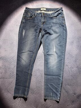 Angel Kiss Women’s Distressed Blue Jeans. Size 13/28inseam.